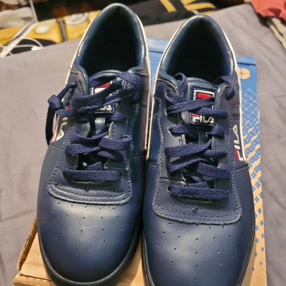 Mens Fila sneakers - Picture 2 of 2